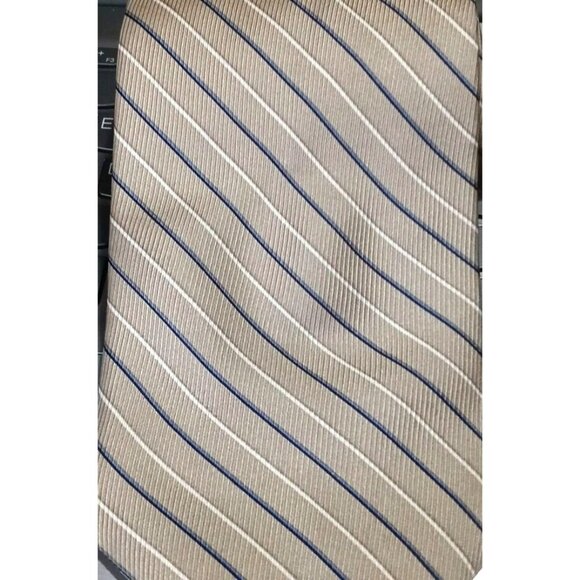 IZOD Mens Neck Tie Diagonal Striped 100% Silk Beige Business Job Interview Event - Picture 2 of 6
